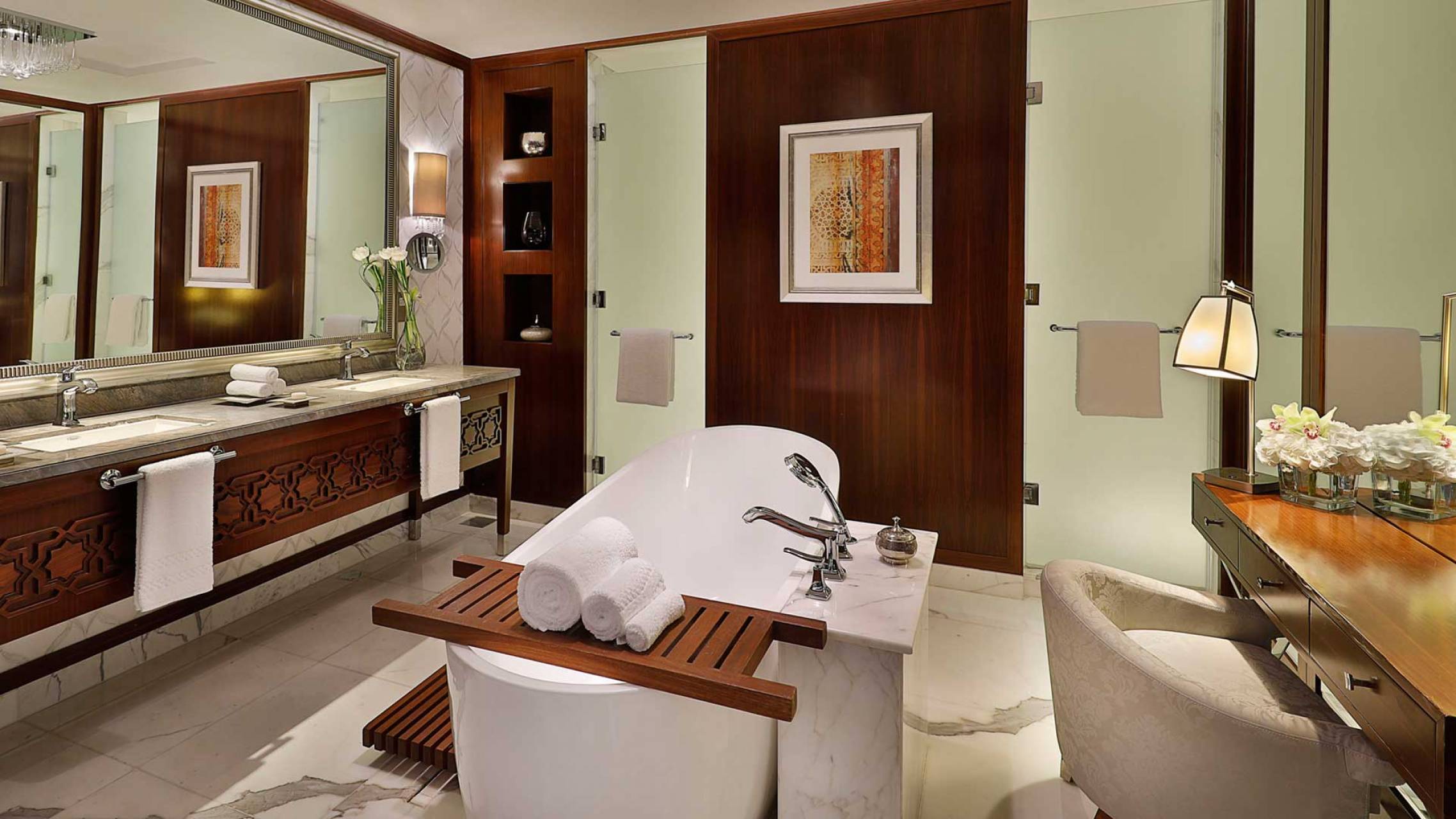 The Ritz Carlton, Dubai Emirates Suite Badezimmer