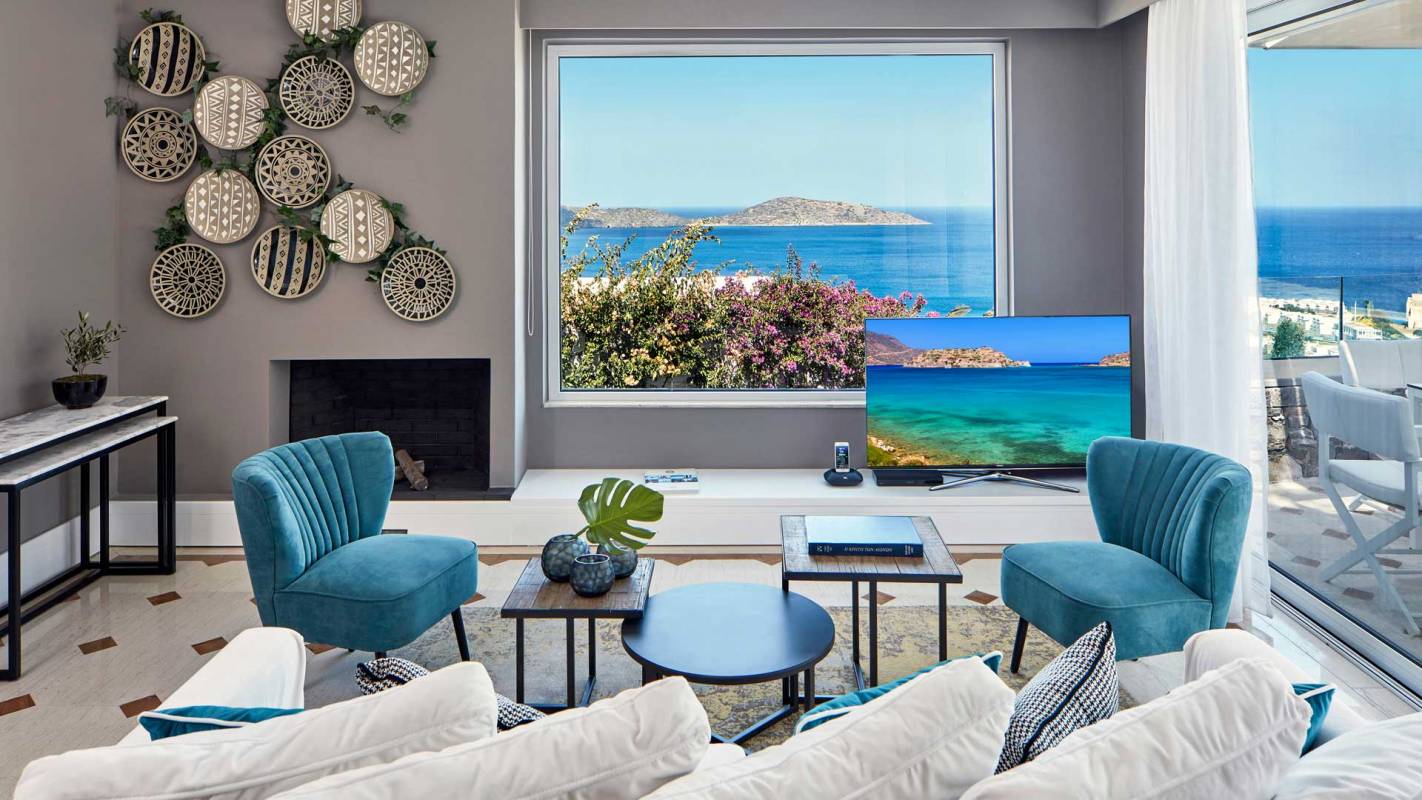 Urlaub wie im siebten Himmel: Im Elounda Gulf Villas & Suites trifft Luxus auf die für Kreta typische Gastfreundschaft
